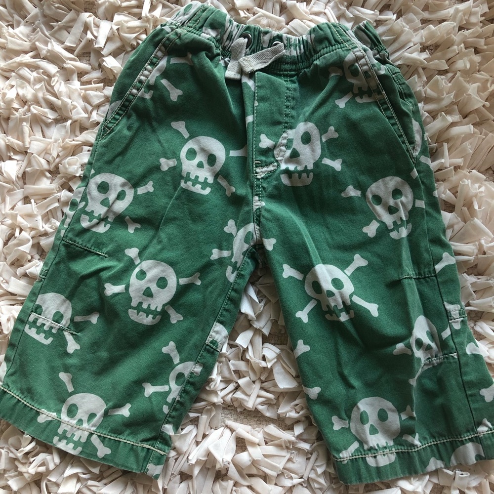 Mini Boden Boys Green Skull & Crossbones Shorts